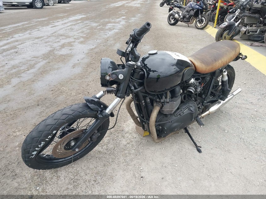 2015 Triumph motorcycle Bonneville VIN SMT910K12FT667722 IAAI salvage auction — FRONT END, Salvage (California), sold $300 on 2026-07-17 (photo 2)