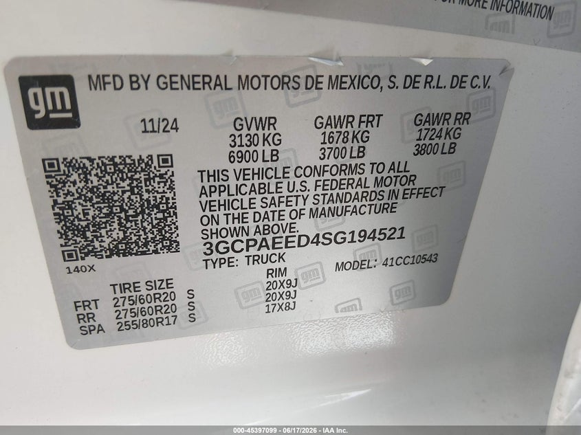 2025 Chevrolet Silverado VIN 3GCPAEED4SG194521 IAAI salvage auction — SIDE, Salvage Title, sold $17,800 on 2026-08-01 (photo 9)
