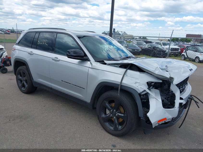 2025 Jeep Grand cherokee VIN 1C4RJHAG7SC293816 IAAI salvage auction — FRONT END, Salvage (Minnesota), sold $11,950 on 2026-08-24 (photo 1)