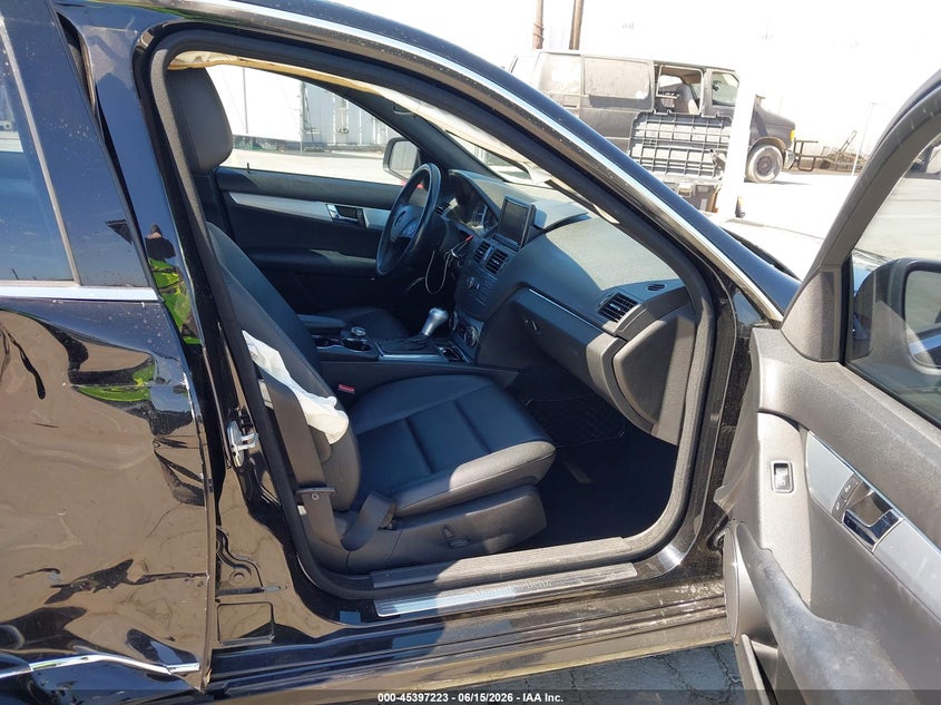 2008 Mercedes-benz C class VIN WDDGF54X28R018269 IAAI salvage auction — RIGHT SIDE, Salvage (California), sold $325 on 2026-07-29 (photo 5)