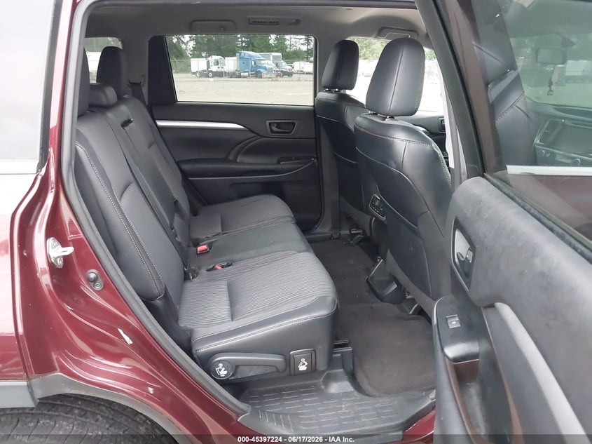 2016 Toyota Highlander VIN 5TDBKRFH7GS264361 IAAI salvage auction — REAR END, Bill Of Sale (Washington), sold $5,550 on 2026-07-22 (photo 8)