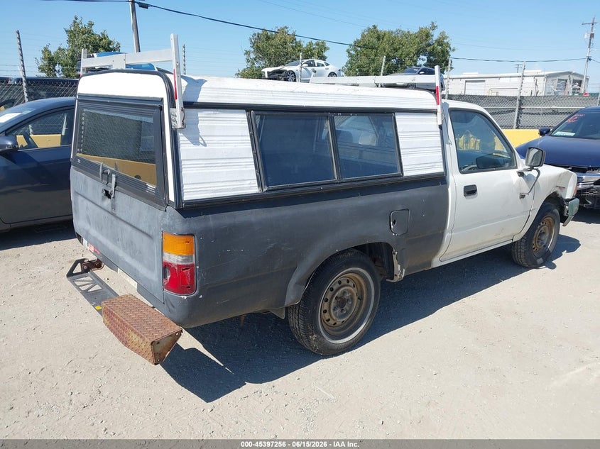 1989 Toyota Pickup VIN JT4RN81R3K5027767 IAAI salvage auction — NORMAL WEAR, Clear - Dealer Only (California), sold $1,650 on 2026-07-09 (photo 4)