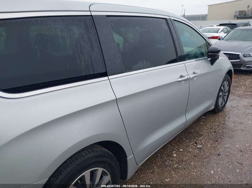 2024 Chrysler Pacifica VIN 2C4RC1S7XRR150022 IAAI salvage auction — ENGINE DAMAGE, Enterprise Vehicles Clear Only (Washington), sold $14,050 on 2026-07-30 (photo 6)