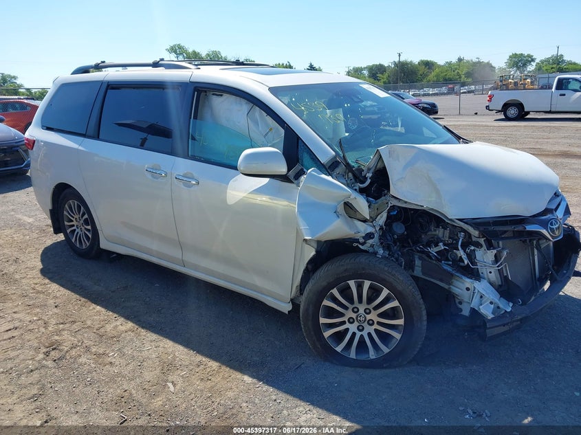 2020 Toyota Sienna VIN 5TDYZ3DC4LS059908 IAAI salvage auction — FRONT END, Salvage (Virginia), sold $3,825 on 2026-07-14 (photo 1)