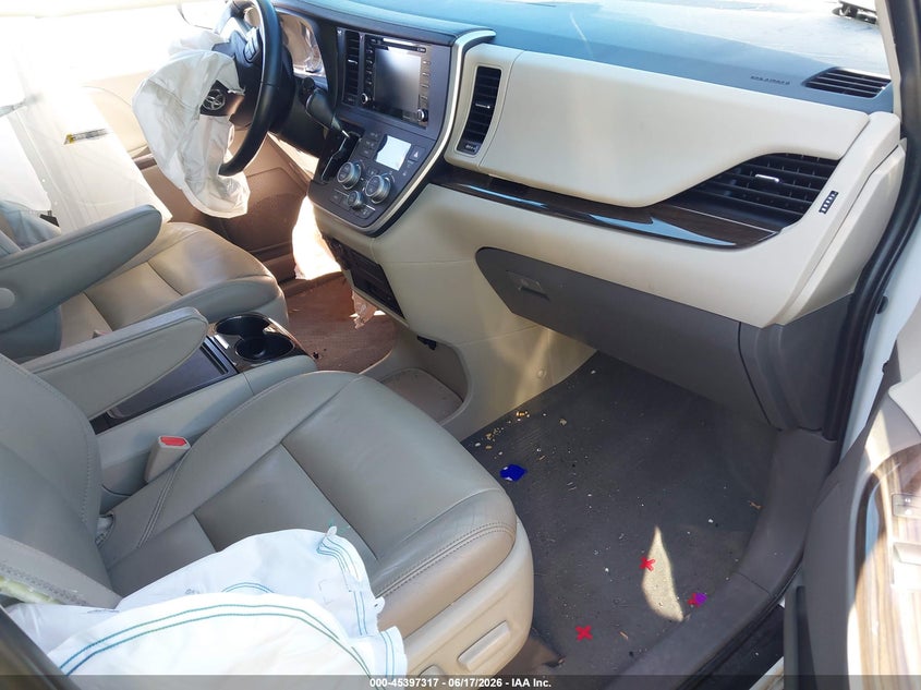 2020 Toyota Sienna VIN 5TDYZ3DC4LS059908 IAAI salvage auction — FRONT END, Salvage (Virginia), sold $3,825 on 2026-07-14 (photo 5)