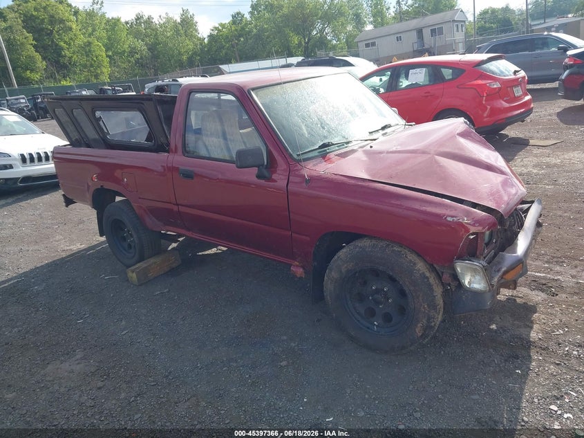 1990 Toyota Pickup VIN JT4RN81R2L5089999 IAAI salvage auction — NORMAL WEAR, Clear (Pennsylvania), sold $850 on 2026-07-28 (photo 1)