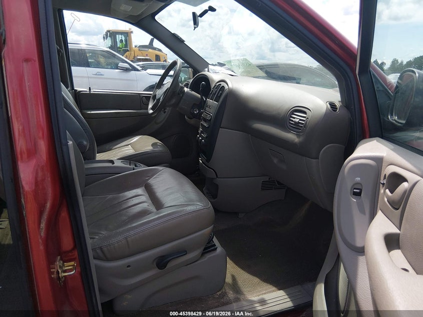 2003 Dodge Caravan VIN 2D4GP74L33R244178 IAAI salvage auction — FRONT END, Salvage (South Carolina), sold $375 on 2026-07-23 (photo 5)