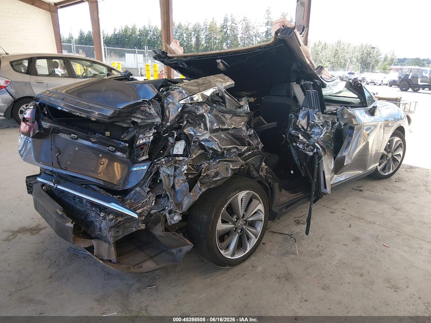 2018 Honda Clarity VIN JHMZC5F18JC007000 IAAI salvage auction — ALL OVER, Bill Of Sale (Washington), sold $575 on 2026-07-08 (photo 4)