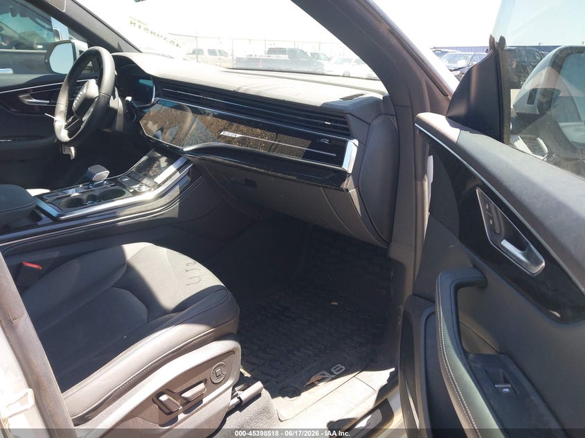 2025 Audi Q8 VIN WA1EVBF1XSD005974 IAAI salvage auction — RIGHT SIDE, Original (Texas), sold $22,600 on 2026-07-28 (photo 5)
