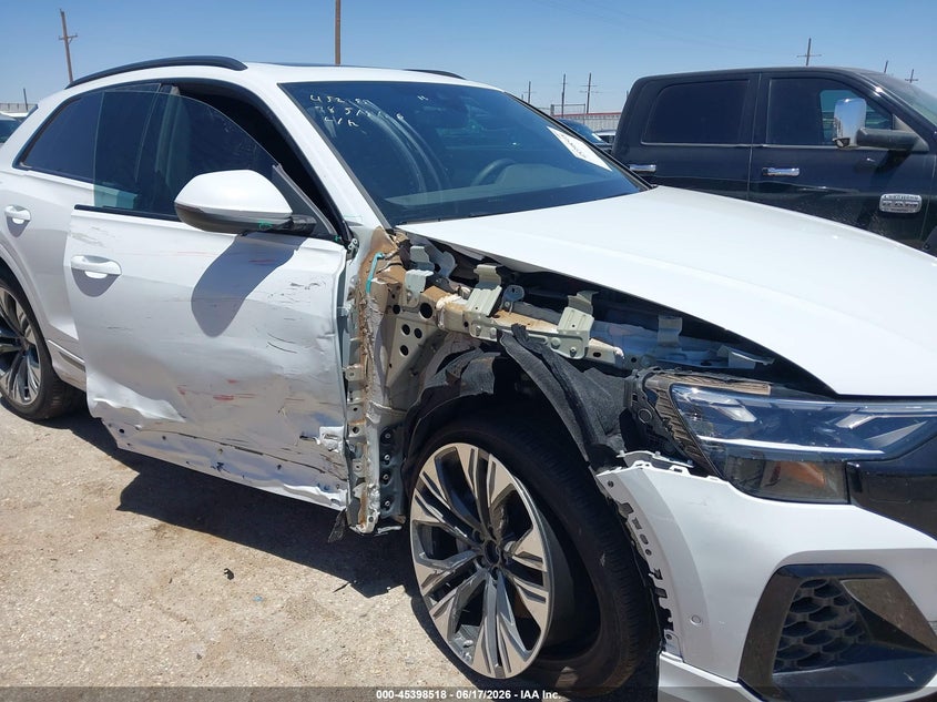 2025 Audi Q8 VIN WA1EVBF1XSD005974 IAAI salvage auction — RIGHT SIDE, Original (Texas), sold $22,600 on 2026-07-28 (photo 6)