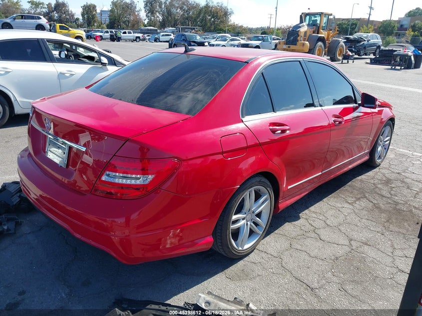 2013 Mercedes-benz C-klasse VIN WDDGF4HB5DA777550 IAAI salvage auction — FRONT END, Salvage (California), sold $775 on 2026-07-09 (photo 4)