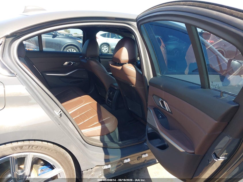 2020 BMW 3er VIN WBA5U9C02LFH14093 IAAI salvage auction — RIGHT FRONT, Salvage (Arizona), sold $19,000 on 2026-07-10 (photo 8)