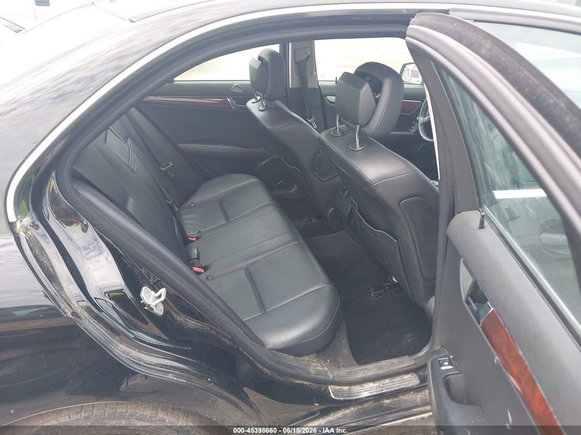 2010 Mercedes-benz C class VIN WDDGF8BB3AF471543 IAAI salvage auction — NORMAL WEAR, Clear (Tennessee), sold $500 on 2026-07-28 (photo 8)