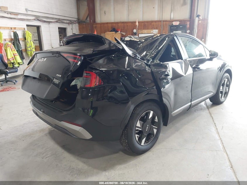 2026 Kia Sportage VIN KNDPUCDF2T7498894 IAAI salvage auction — STORM DAMAGE, Salvage Title, sold $4,300 on 2026-07-22 (photo 4)