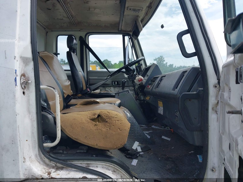 1995 Isuzu VIN JALK7A12XS3200510 IAAI salvage auction — ENGINE BURN, Salvage - Greater Than 75% (Maryland), sold $1,300 on 2026-07-06 (photo 5)