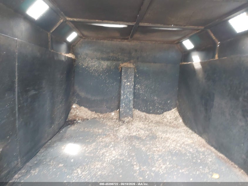1995 Isuzu VIN JALK7A12XS3200510 IAAI salvage auction — ENGINE BURN, Salvage - Greater Than 75% (Maryland), sold $1,300 on 2026-07-06 (photo 7)