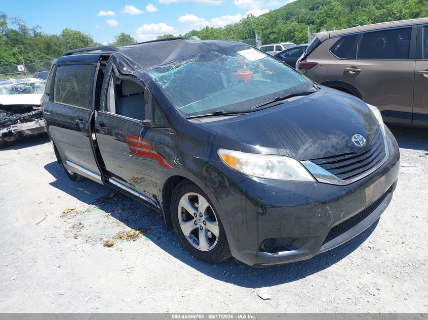 2016 Toyota Sienna VIN 5TDKK3DC5GS750722 IAAI salvage auction — RIGHT SIDE, Salvage (Virginia), sold $2,100 on 2026-07-28 (photo 1)