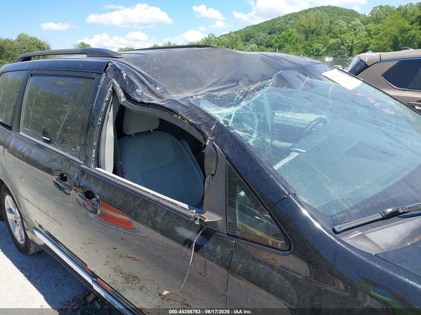 2016 Toyota Sienna VIN 5TDKK3DC5GS750722 IAAI salvage auction — RIGHT SIDE, Salvage (Virginia), sold $2,100 on 2026-07-28 (photo 6)