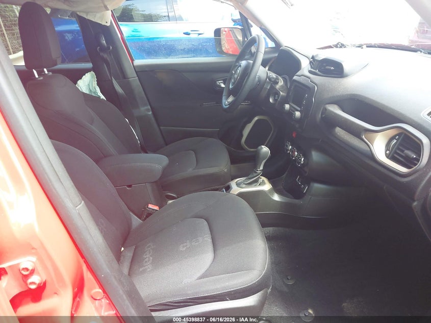 2017 Jeep Renegade VIN ZACCJAAB4HPF42918 IAAI salvage auction — LEFT SIDE, Salvage Title, sold $700 on 2026-08-06 (photo 5)
