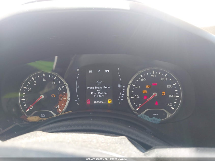 2017 Jeep Renegade VIN ZACCJAAB4HPF42918 IAAI salvage auction — LEFT SIDE, Salvage Title, sold $700 on 2026-08-06 (photo 7)