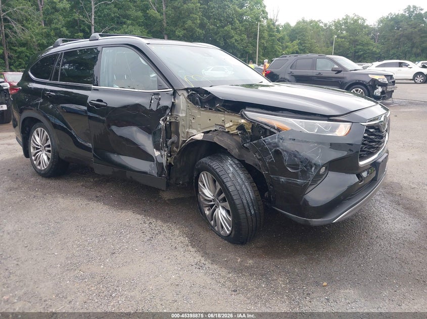 2022 Toyota Highlander VIN 5TDFZRBH6NS206242 IAAI salvage auction — SIDE, Salvage - Greater Than 75% (Maryland), sold $18,800 on 2026-08-01 (photo 1)