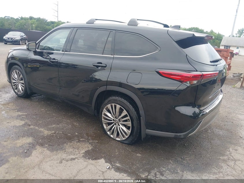 2022 Toyota Highlander VIN 5TDFZRBH6NS206242 IAAI salvage auction — SIDE, Salvage - Greater Than 75% (Maryland), sold $18,800 on 2026-08-01 (photo 3)