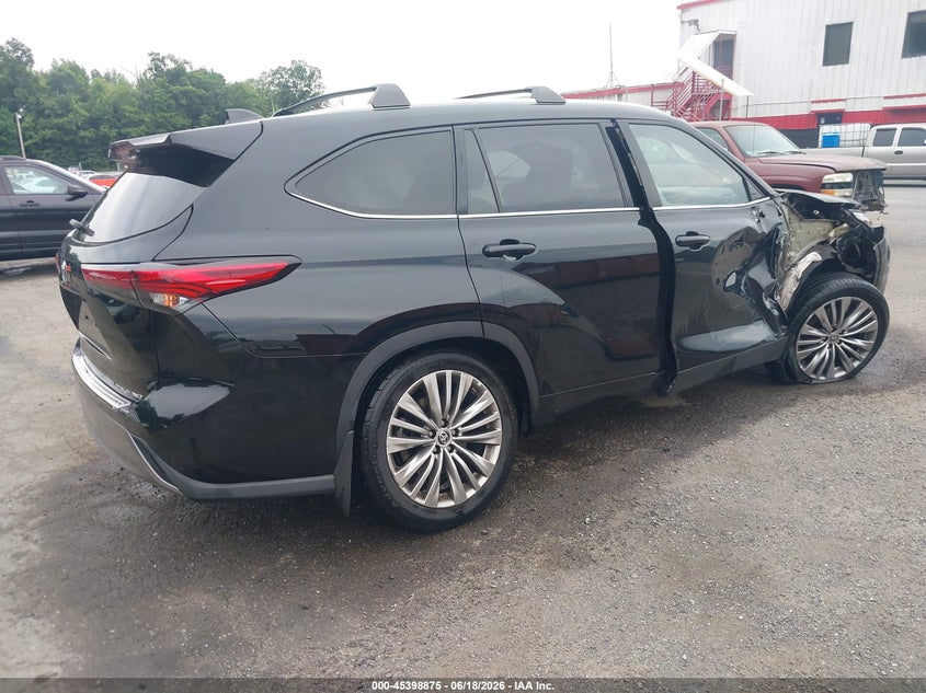 2022 Toyota Highlander VIN 5TDFZRBH6NS206242 IAAI salvage auction — SIDE, Salvage - Greater Than 75% (Maryland), sold $18,800 on 2026-08-01 (photo 4)