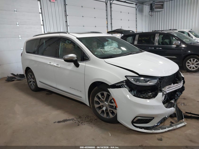 2025 Chrysler Pacifica VIN 2C4RC1N77SR529285 IAAI salvage auction — FRONT END, Salvage Title, sold $15,450 on 2026-10-07 (photo 1)