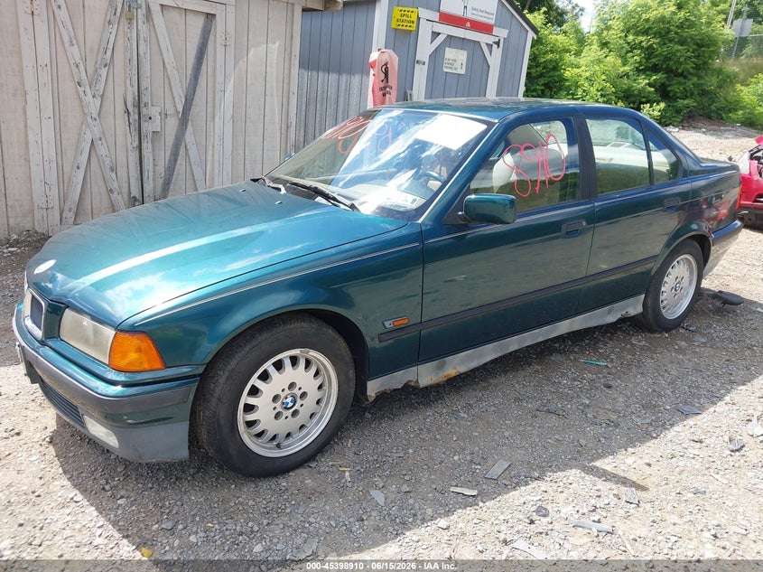 1994 BMW 3 series VIN WBACB432XRFM00828 IAAI salvage auction — LEFT & RIGHT, Salvage (Pennsylvania), sold $400 on 2026-07-07 (photo 2)