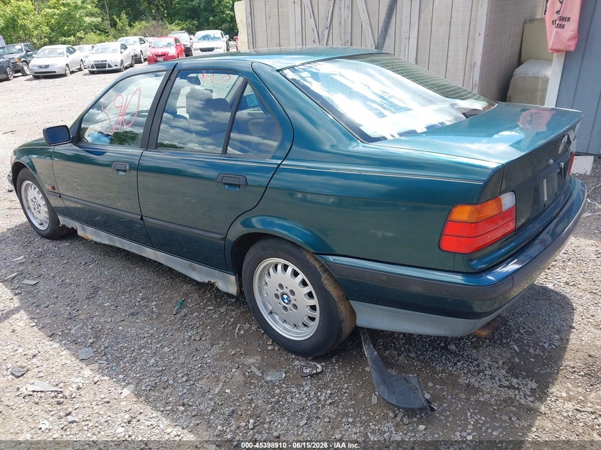1994 BMW 3 series VIN WBACB432XRFM00828 IAAI salvage auction — LEFT & RIGHT, Salvage (Pennsylvania), sold $400 on 2026-07-07 (photo 3)