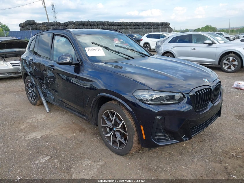 2024 BMW X3 VIN WBX57DP00RN282738 IAAI salvage auction — LEFT & RIGHT, Salvage (Pennsylvania), sold $8,900 on 2026-07-31 (photo 1)