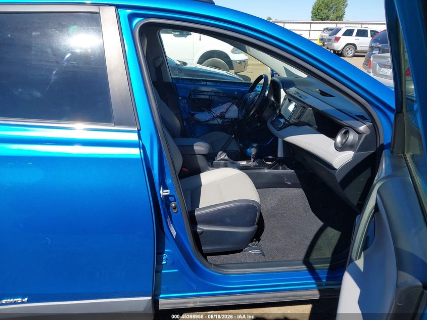 2018 Toyota Rav 4 VIN JTMDJREV6JD165097 IAAI salvage auction — FRONT END, Salvage (Oregon), sold $7,200 on 2026-07-31 (photo 5)