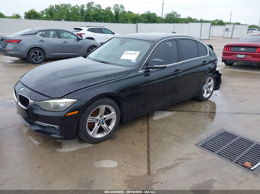 2012 BMW 3er VIN WBA3A5C53CF340367 IAAI salvage auction — REAR END, Salvage (Texas), sold $475 on 2026-07-17 (photo 2)