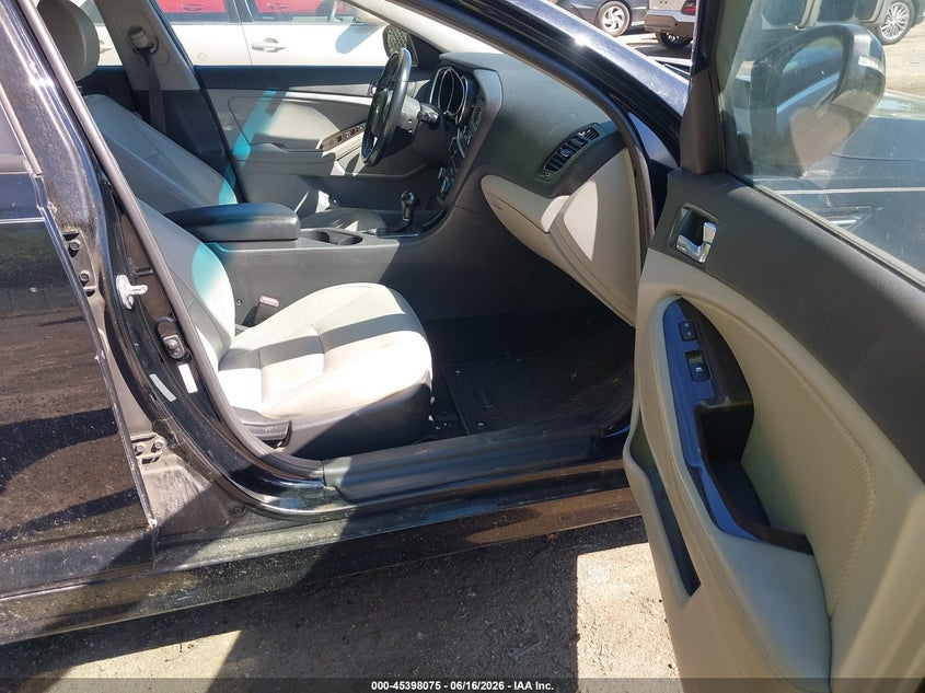 2014 Kia Optima VIN 5XXGN4A74EG268736 IAAI salvage auction — NORMAL WEAR, Clear (Maryland), sold $425 on 2026-07-21 (photo 5)