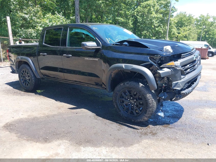 2025 Chevrolet Colorado VIN 1GCPTEEK0S1171860 IAAI salvage auction — FRONT END, Salvage Title, sold $9,100 on 2026-07-29 (photo 1)