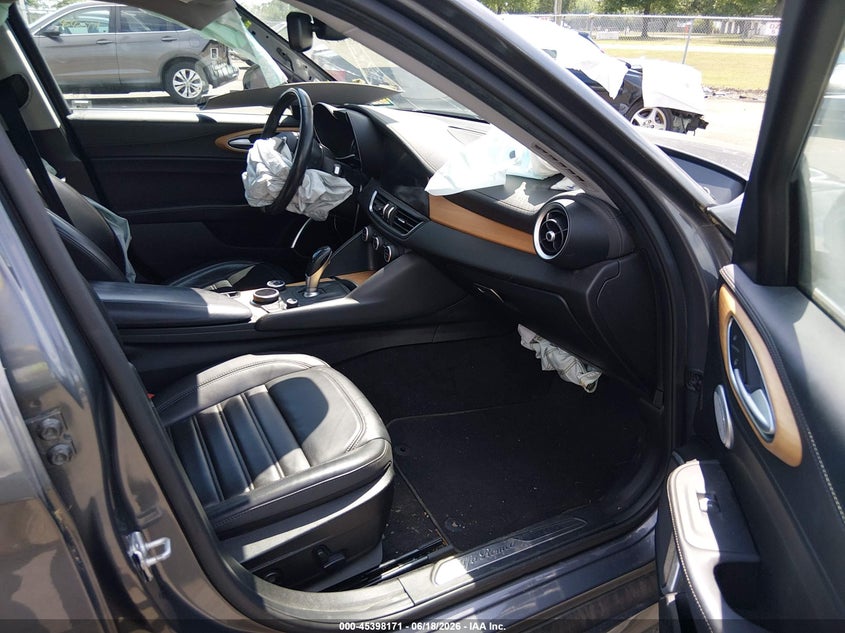 2017 Alfa romeo Giulia VIN ZARFAEEN3H7529475 IAAI salvage auction — FRONT END, Salvage (New Jersey), sold $225 on 2026-07-27 (photo 5)