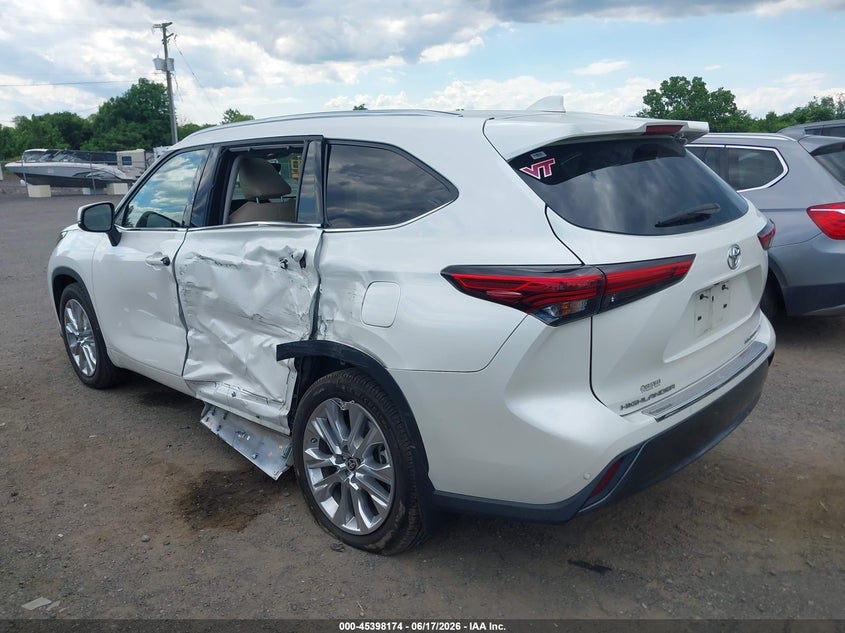 2021 Toyota Highlander VIN 5TDDZRBH1MS527255 IAAI salvage auction — SIDE, Salvage (Virginia), sold $16,900 on 2026-07-28 (photo 3)