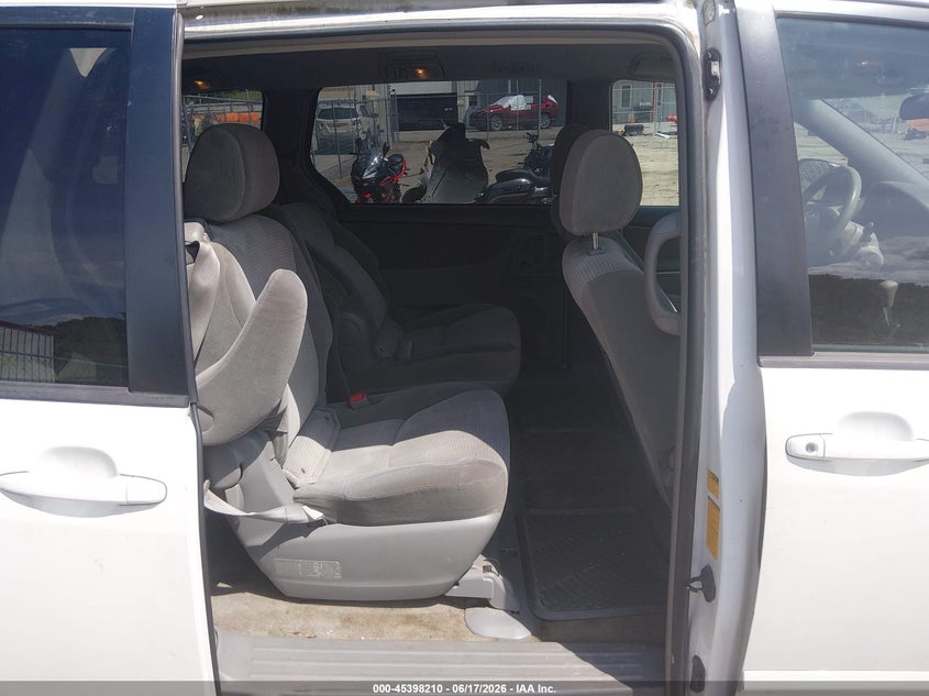 2008 Toyota Sienna VIN 5TDZK23CX8S207295 IAAI salvage auction — RIGHT FRONT, Salvage (West Virginia), sold $425 on 2026-07-29 (photo 8)