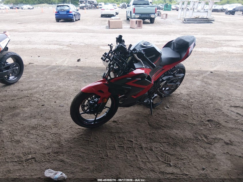 2025 Kawasaki Ninja VIN ML5EXGG14SDA60705 IAAI salvage auction — FRONT END, Salvage (Ohio), sold $850 on 2026-07-15 (photo 2)