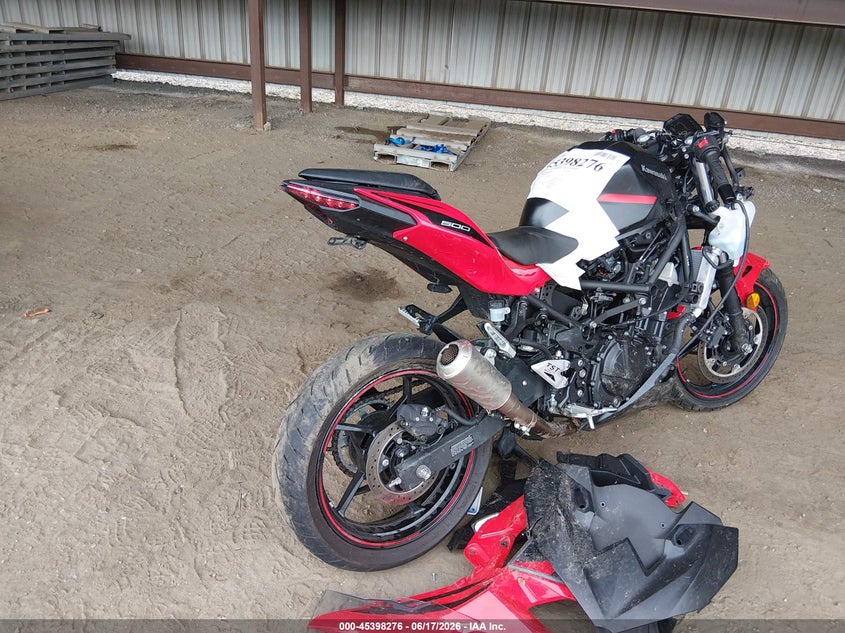 2025 Kawasaki Ninja VIN ML5EXGG14SDA60705 IAAI salvage auction — FRONT END, Salvage (Ohio), sold $850 on 2026-07-15 (photo 4)