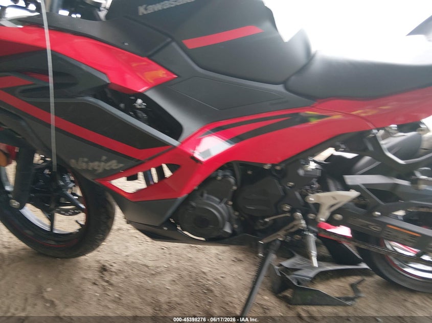 2025 Kawasaki Ninja VIN ML5EXGG14SDA60705 IAAI salvage auction — FRONT END, Salvage (Ohio), sold $850 on 2026-07-15 (photo 9)