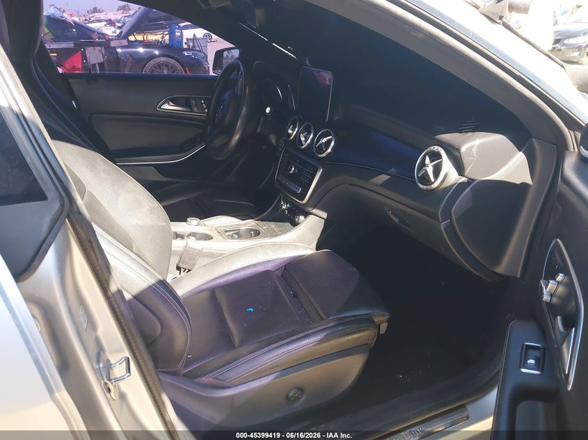 2019 Mercedes-benz Cla-klasse VIN WDDSJ4EB4KN721151 IAAI salvage auction — LEFT FRONT, Salvage Title, sold $1,350 on 2026-08-05 (photo 5)