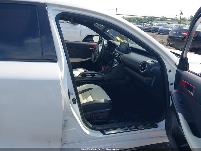 2021 Lexus Is VIN JTHGZ1E22M5019211 IAAI salvage auction — LEFT SIDE, Salvage (New Jersey), sold $11,500 on 2026-07-23 (photo 5)
