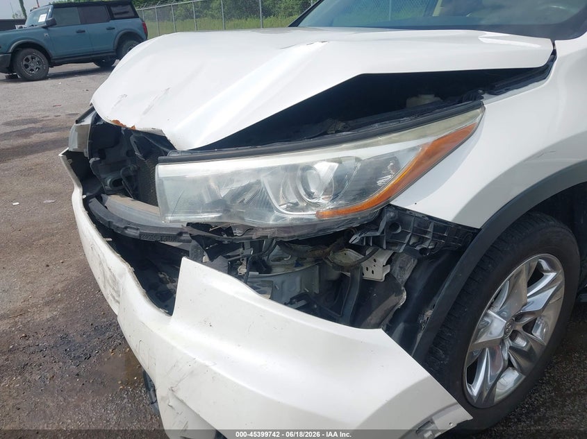 2014 Toyota Highlander VIN 5TDYKRFH6ES010499 IAAI salvage auction — FRONT END, Salvage (Louisiana), sold $5,600 on 2026-07-08 (photo 6)