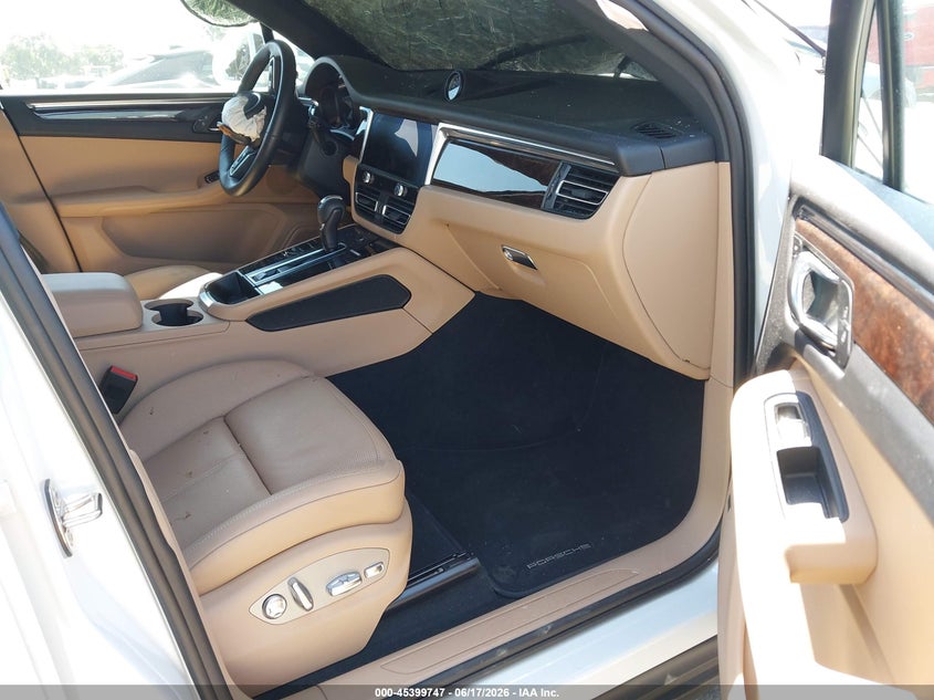2026 Porsche Macan VIN WP1AA2A51TLB06482 IAAI salvage auction — ROLLOVER, Salvage (California), sold $10,000 on 2026-08-26 (photo 5)