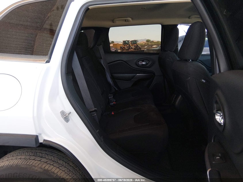 2019 Jeep Cherokee VIN 1C4PJLCB0KD220986 IAAI salvage auction — FRONT END, Salvage (Arizona), sold $925 on 2026-07-10 (photo 8)