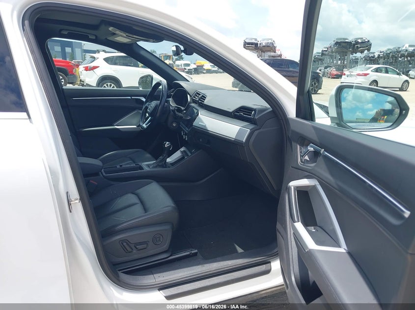 2021 Audi Q3 VIN WA1AUCF30M1089512 IAAI salvage auction — LEFT SIDE, Rebuildable (Florida), sold $4,750 on 2026-07-21 (photo 5)