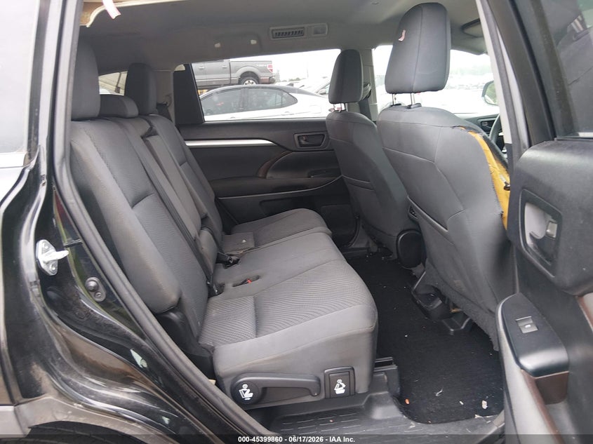 2015 Toyota Highlander VIN 5TDZKRFH3FS064008 IAAI salvage auction — FRONT END, Salvage (Louisiana), sold $3,900 on 2026-07-14 (photo 8)