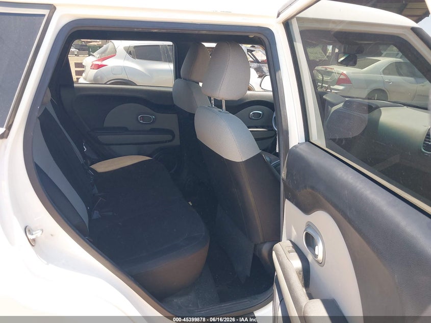 2016 Kia Soul VIN KNDJN2A29G7319254 IAAI salvage auction — NORMAL WEAR, Clear-Dealer Only (Arizona), sold $375 on 2026-07-28 (photo 8)