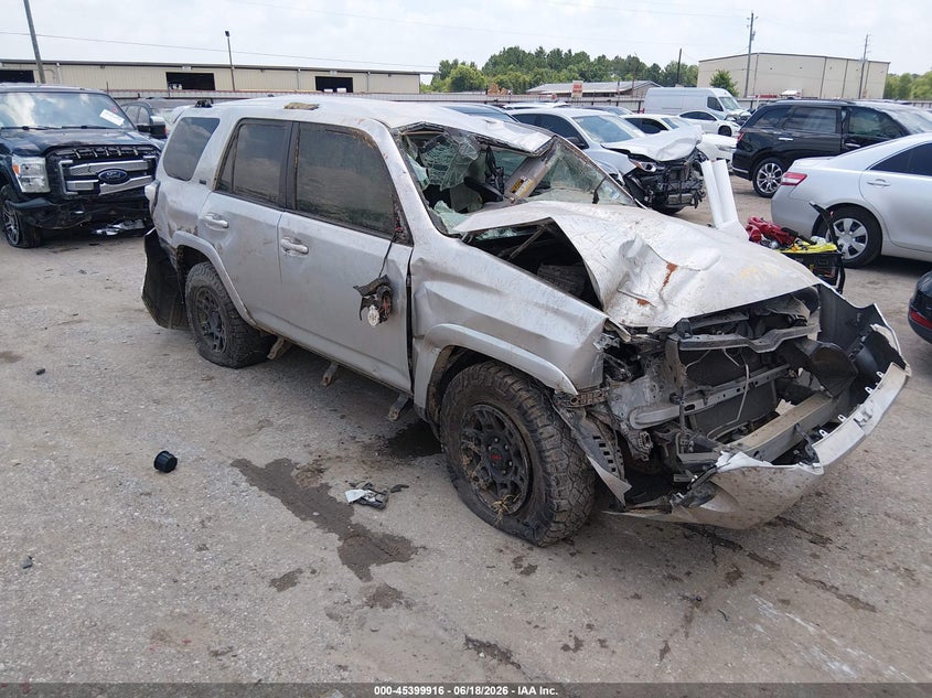 2020 Toyota 4runner VIN JTEZU5JR9L5215708 IAAI salvage auction — ROLLOVER, Salvage (Texas), sold $3,100 on 2026-07-18 (photo 1)